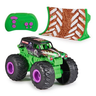 Monster Jam, Official Grave Digger Remote Control Monster Truck 1:64 Scale, Includes Ramp, RC Cars Kids Toys for Boys and Girls Ages 3 4 5 6 and up